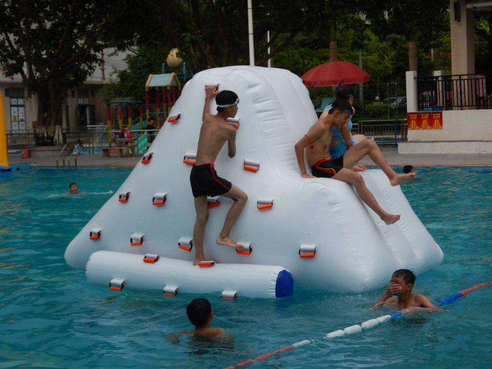 Bouncia -Bouncia Products Test In Commercial Swimming Pool | News On Bouncia Inflatables-4